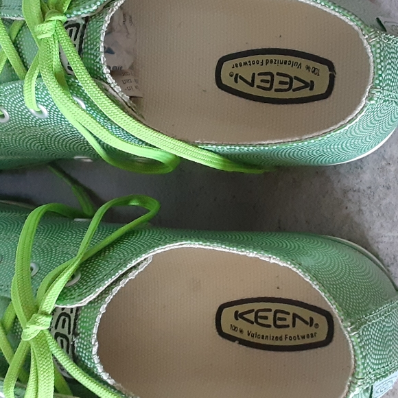 KEEN shoes size 8 whomen - Picture 3 of 6